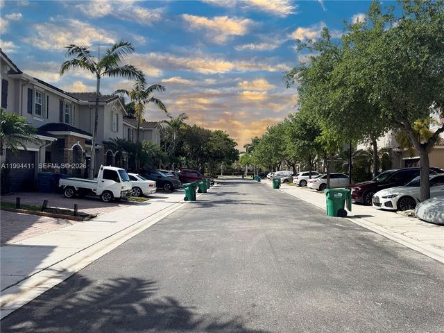 22569 SW 89th Pl, Cutler Bay, FL 33190