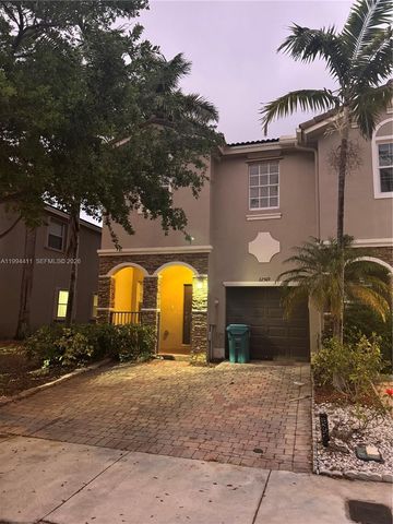 22569 SW 89th Pl, Cutler Bay, FL 33190