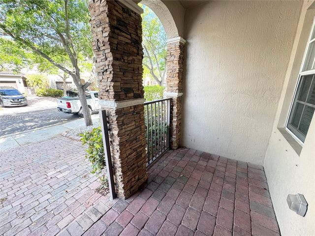 22569 SW 89th Pl, Cutler Bay, FL 33190