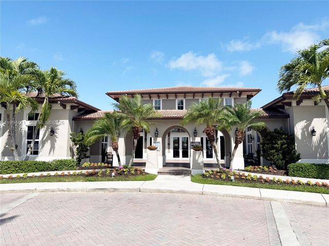 22569 SW 89th Pl, Cutler Bay, FL 33190