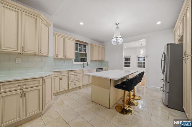 81 Fairmount Avenue, Hackensack, NJ 07601