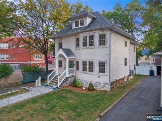 81 Fairmount Avenue, Hackensack, NJ 07601