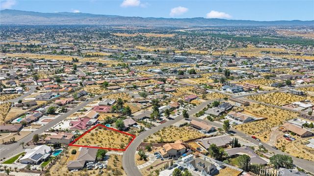 16425 Viho, Apple Valley, CA 92307