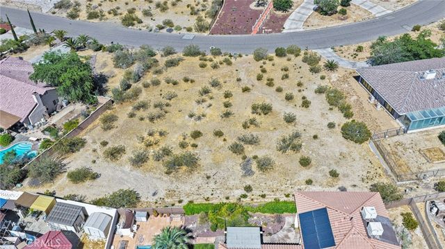 16425 Viho, Apple Valley, CA 92307