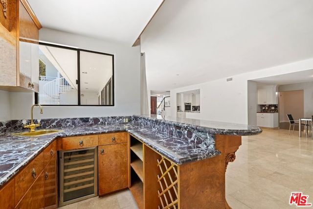 15656 Crownridge Place, Sherman Oaks, CA 91403