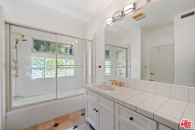 15656 Crownridge Place, Sherman Oaks, CA 91403