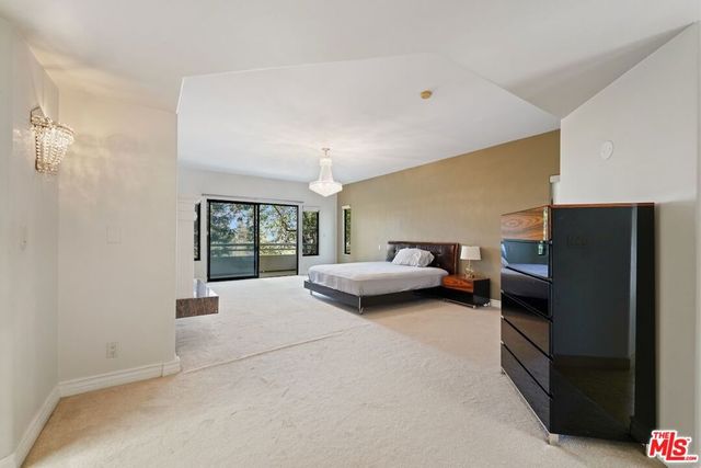 15656 Crownridge Place, Sherman Oaks, CA 91403