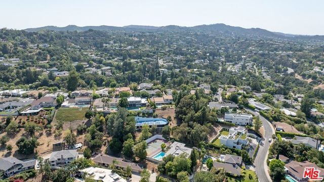 15656 Crownridge Place, Sherman Oaks, CA 91403