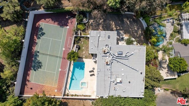 15656 Crownridge Place, Sherman Oaks, CA 91403