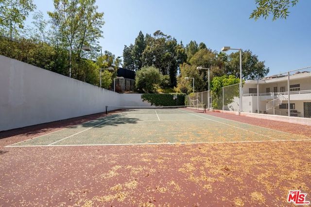 15656 Crownridge Place, Sherman Oaks, CA 91403