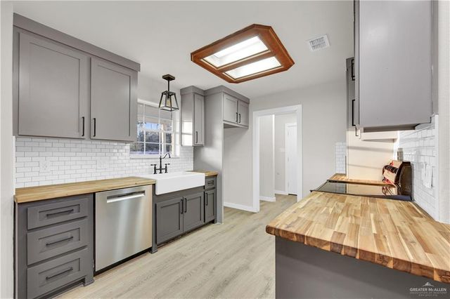 8421 Bougainvillea Drive, Mission, TX 78573