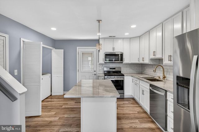 3 WALDEN RD, Marlton, NJ 08053