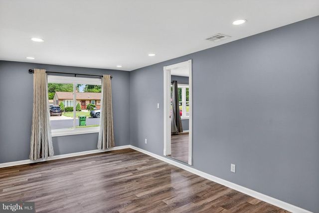 3 WALDEN RD, Marlton, NJ 08053