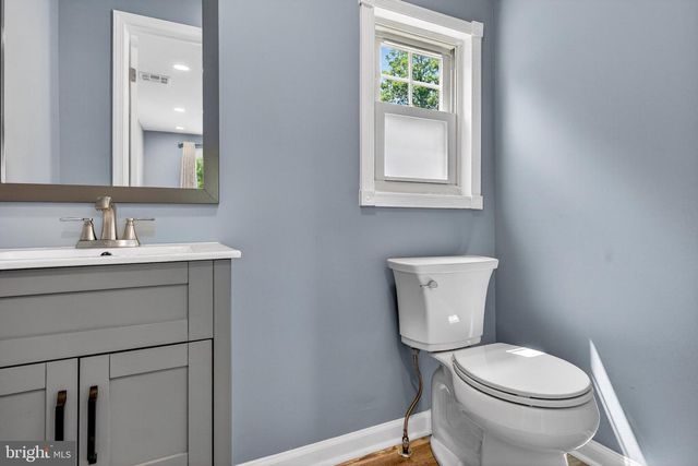 3 WALDEN RD, Marlton, NJ 08053