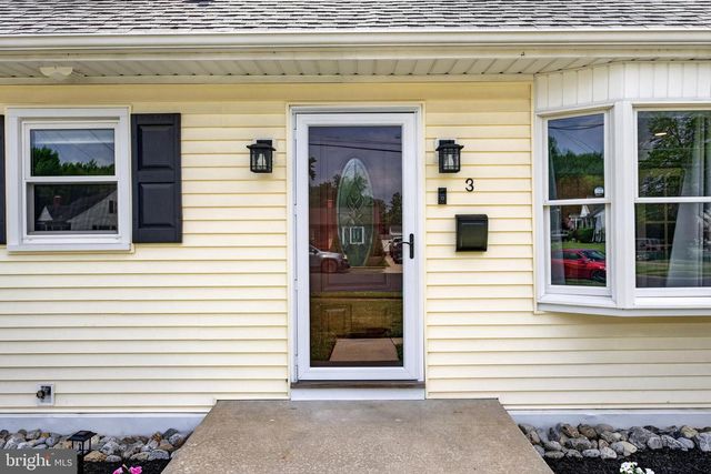 3 WALDEN RD, Marlton, NJ 08053