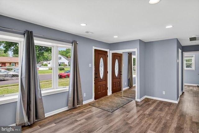 3 WALDEN RD, Marlton, NJ 08053