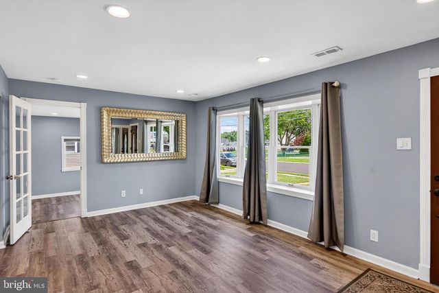 3 WALDEN RD, Marlton, NJ 08053
