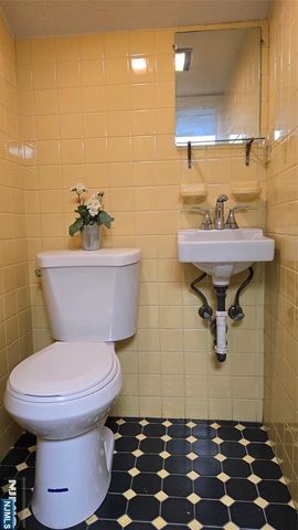 2-72 Saddle River Road, Fair Lawn, NJ 07410