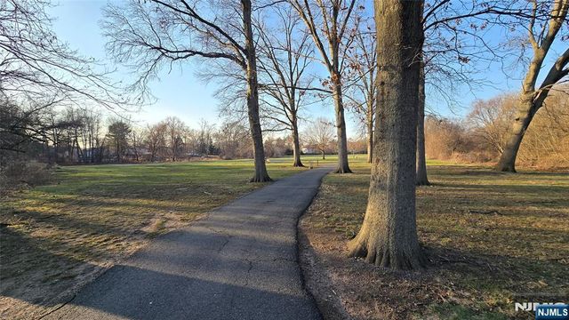 2-72 Saddle River Road, Fair Lawn, NJ 07410