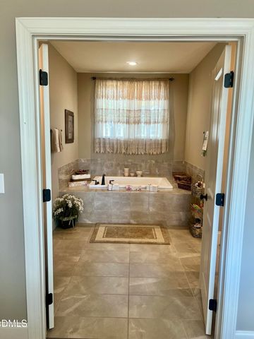 1284 Dairy Glen Drive, Fuquay Varina, NC 27526