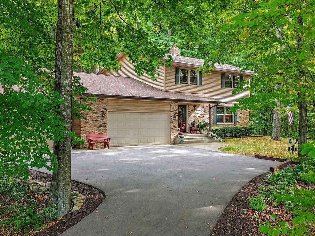 5495 N MAPLE HEIGHTS CIRCLE, Sturgeon Bay, WI 54235