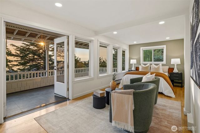 9674 50th Avenue SW, Seattle, WA 98136