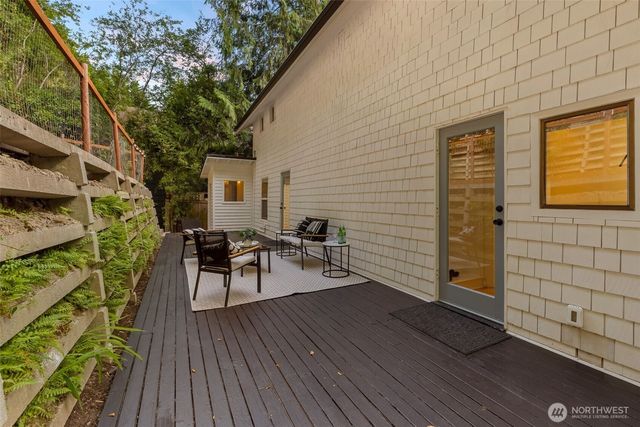 9674 50th Avenue SW, Seattle, WA 98136