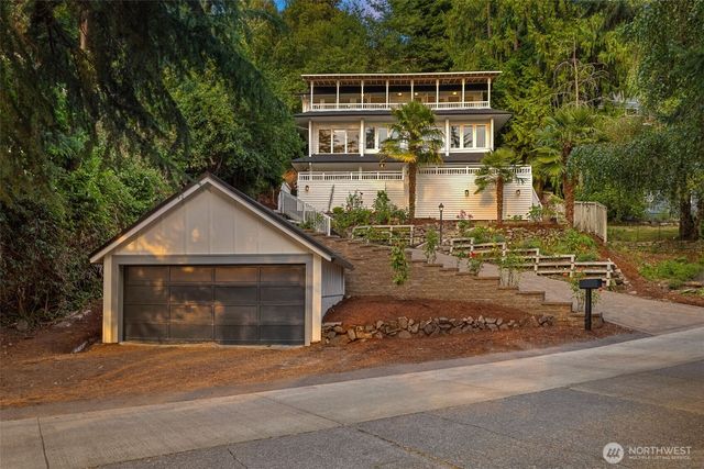 9674 50th Avenue SW, Seattle, WA 98136