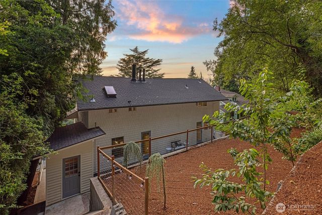 9674 50th Avenue SW, Seattle, WA 98136