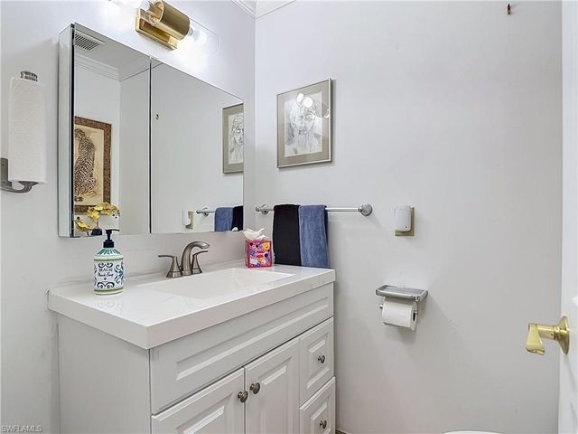 2280 Capri CT, Naples, FL 34105