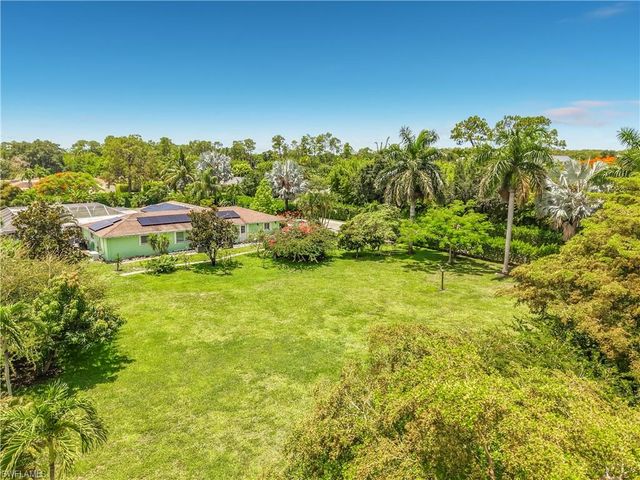 2280 Capri CT, Naples, FL 34105