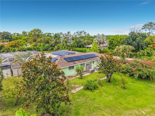 2280 Capri CT, Naples, FL 34105