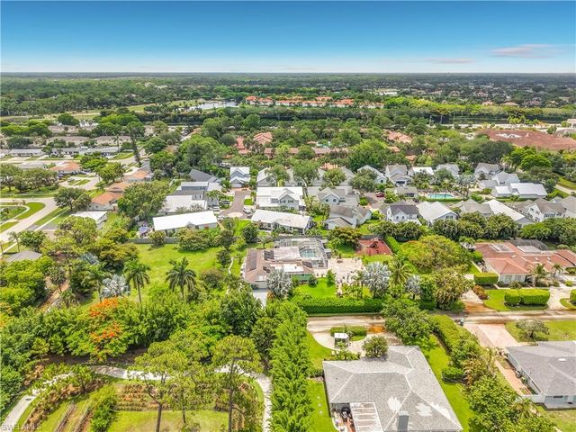 2280 Capri CT, Naples, FL 34105