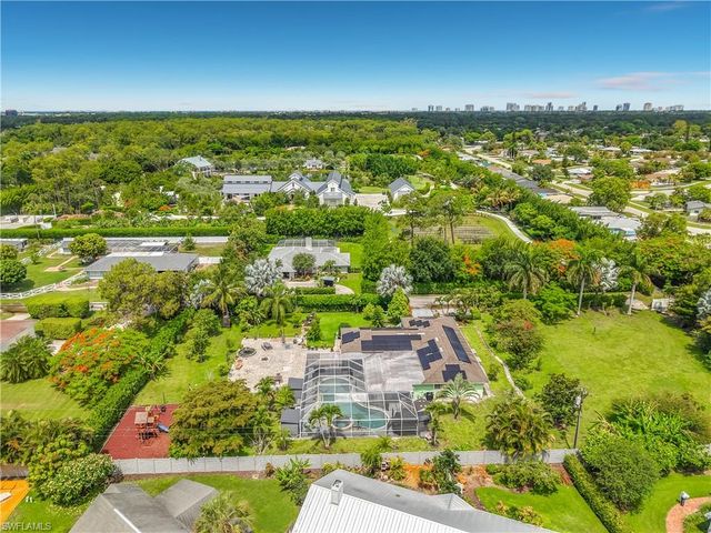 2280 Capri CT, Naples, FL 34105