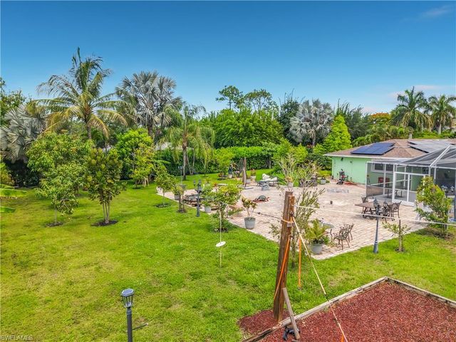 2280 Capri CT, Naples, FL 34105