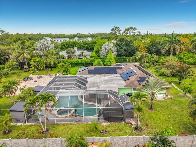 2280 Capri CT, Naples, FL 34105