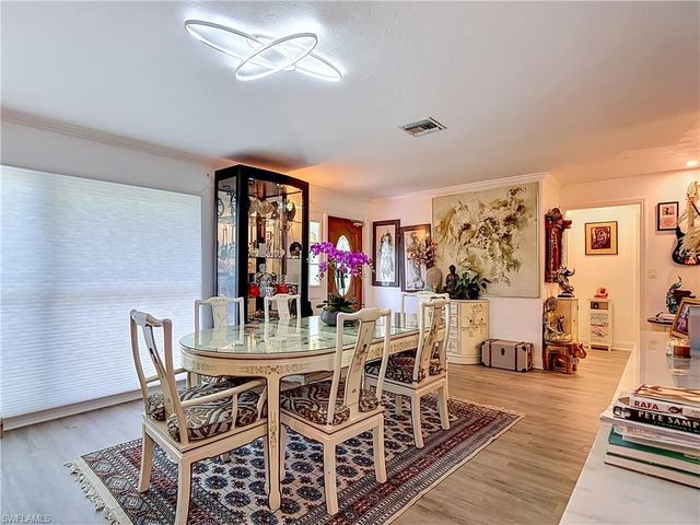 2280 Capri CT, Naples, FL 34105