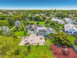 2280 Capri CT, Naples, FL 34105