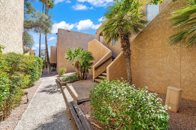 432 N Dodge Boulevard, Tucson, AZ 85716
