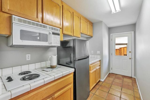 96 Caryl Court, Hollister, CA 95023