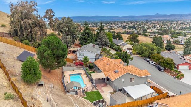96 Caryl Court, Hollister, CA 95023