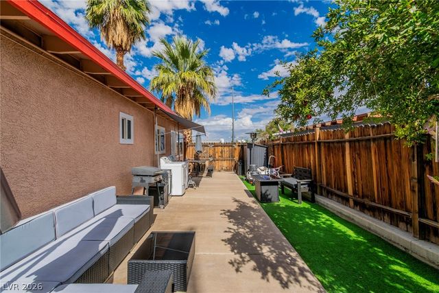 111 Maple Street, Henderson, NV 89015