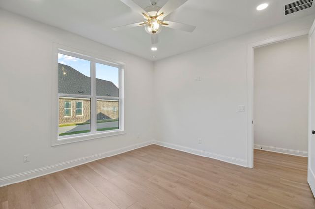 9244 Villas Ct, Tyler, TX 75703