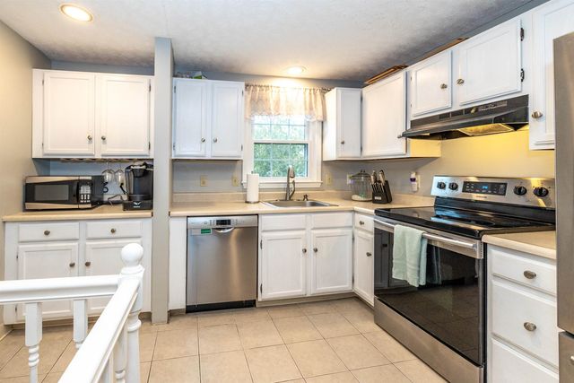 50 Edward J Roy Dr Unit 50, Manchester, NH 03104