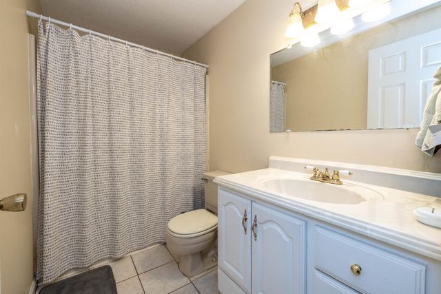 50 Edward J Roy Dr Unit 50, Manchester, NH 03104