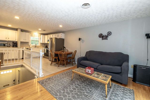 50 Edward J Roy Dr Unit 50, Manchester, NH 03104