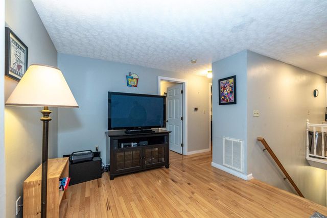 50 Edward J Roy Dr Unit 50, Manchester, NH 03104