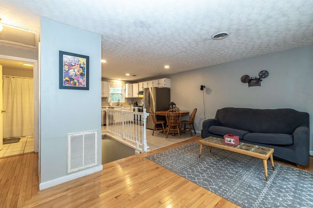 50 Edward J Roy Dr Unit 50, Manchester, NH 03104