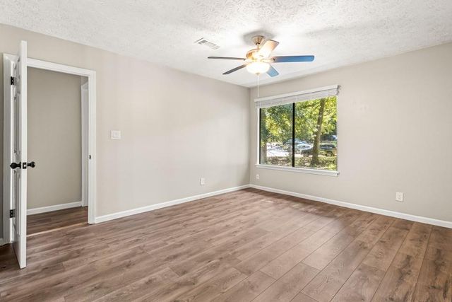 8586 Creekwood Way, Jonesboro, GA 30238