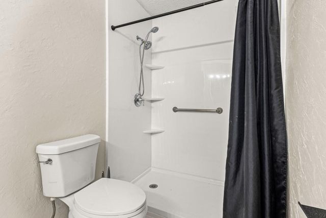 8586 Creekwood Way, Jonesboro, GA 30238